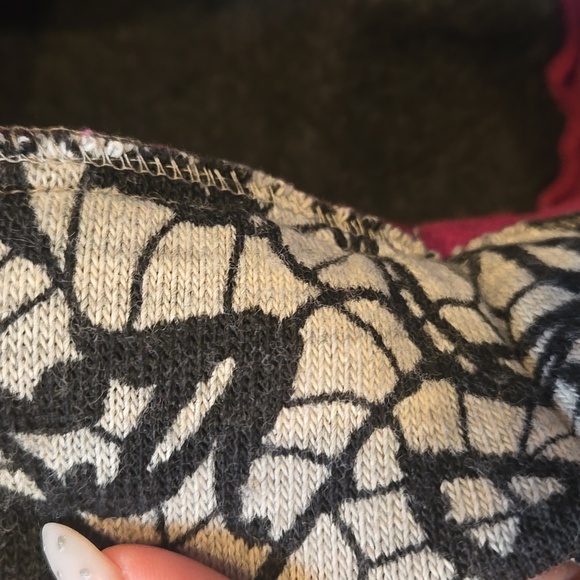 French Design Collection Ganteb's Multi-Colored Unique Fleece Beanie - Picture 8 of 10